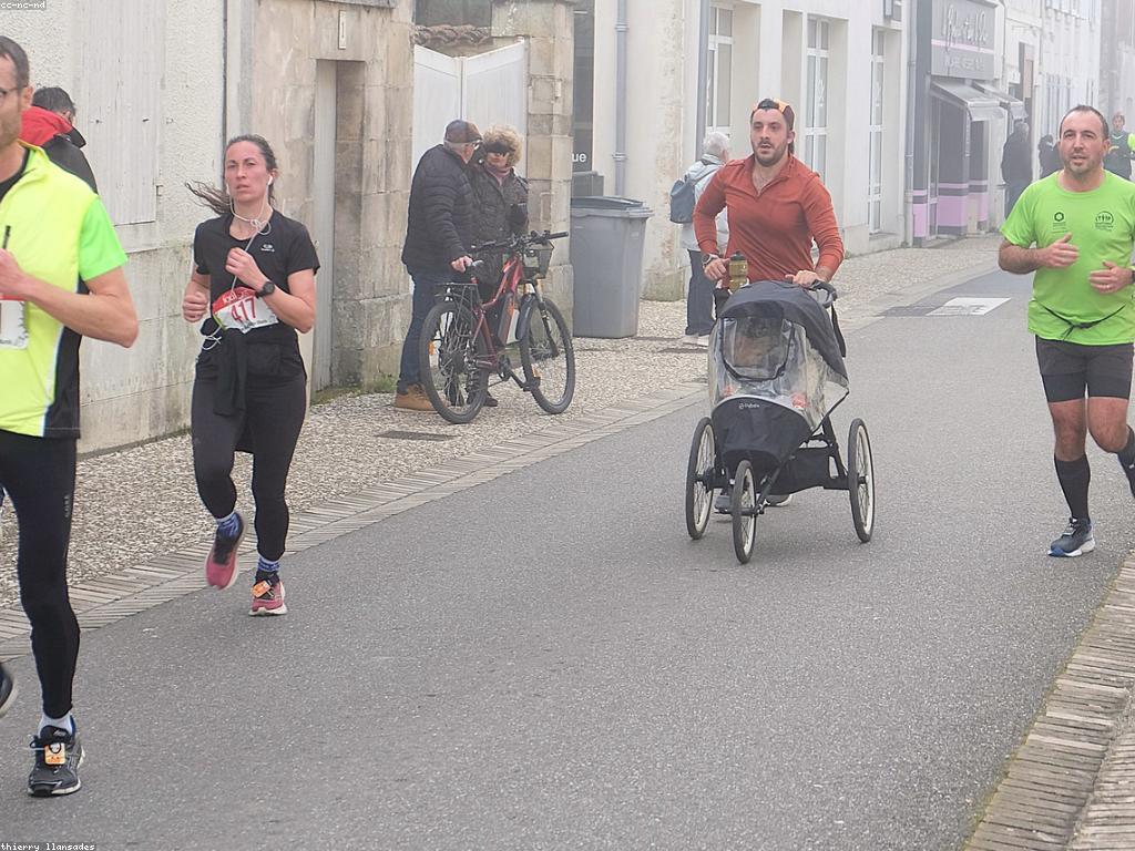 ការប្រកួតកីឡា និងជំនួយ: យុទ្ធសាស្ត្រ និងការបង្កើនប្រសិទ្ធភាព